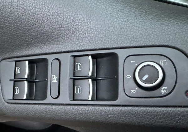 Volkswagen Tiguan cena 49700 przebieg: 155270, rok produkcji 2013 z Prudnik małe 232